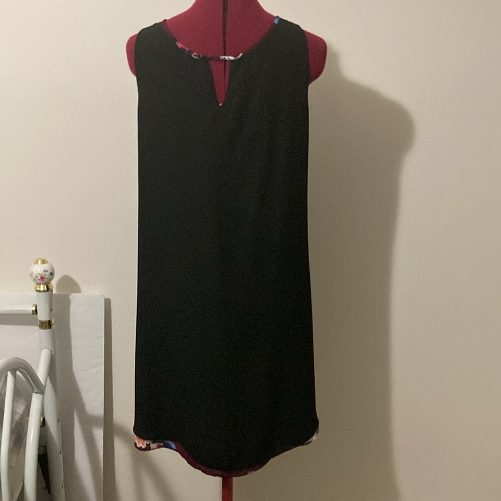 Love….ady floral swing style sleeveless dress size large full black lining - Picture 3 of 12